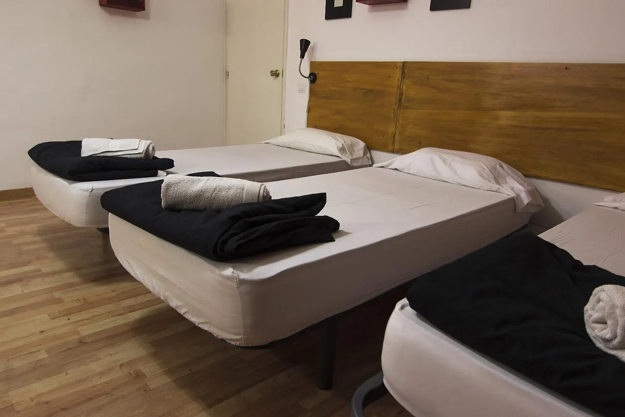 Break N Bed Hostel Barcelona 0*,